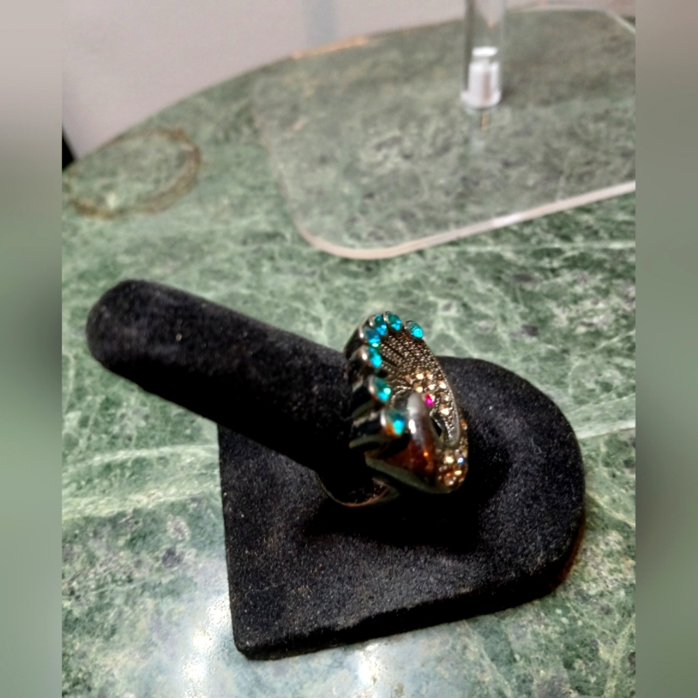 Elegant Silver and Blue Gemstone Ring